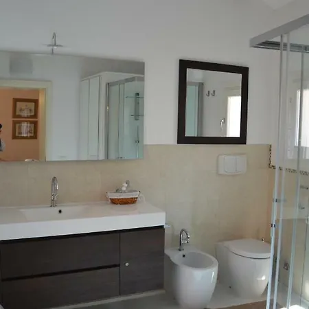 Casa Delfina, Contemporary Chic