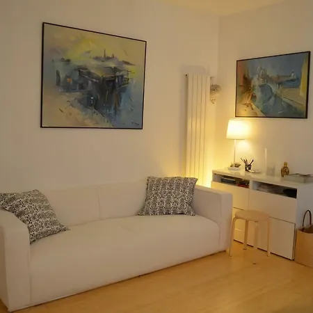 Casa Delfina, Contemporary Chic * Venice