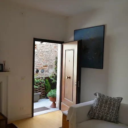 Apartment Casa Delfina, Contemporary Chic